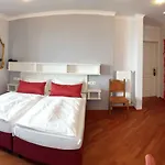 Hotel Strand-cafe Direkt Am Bodensee Meersburg