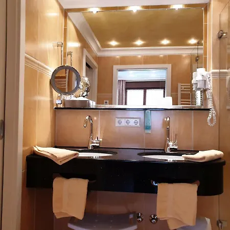 Strand-cafe Ξενοδοχείο *