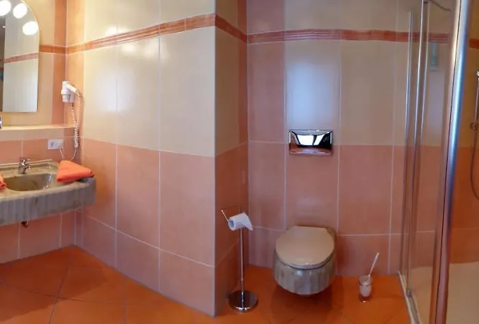 Strand-cafe Szálloda *