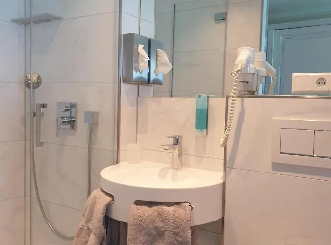 Strand-cafe Szálloda *