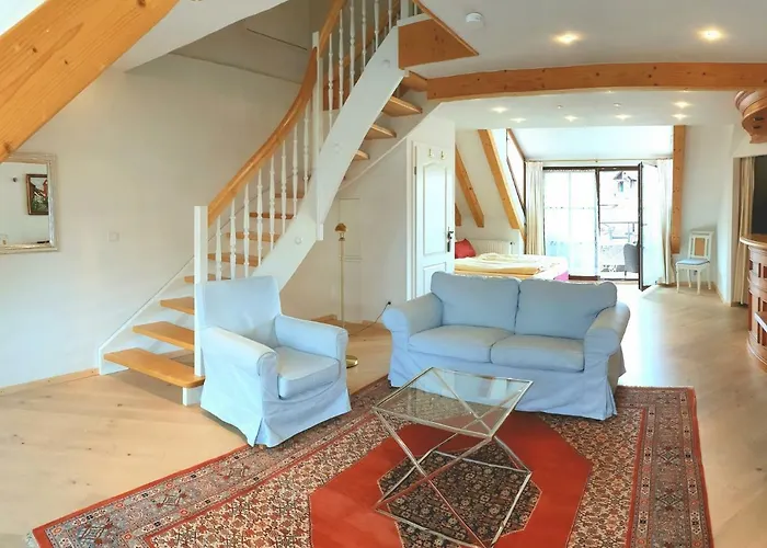 Strand-cafe Szálloda *